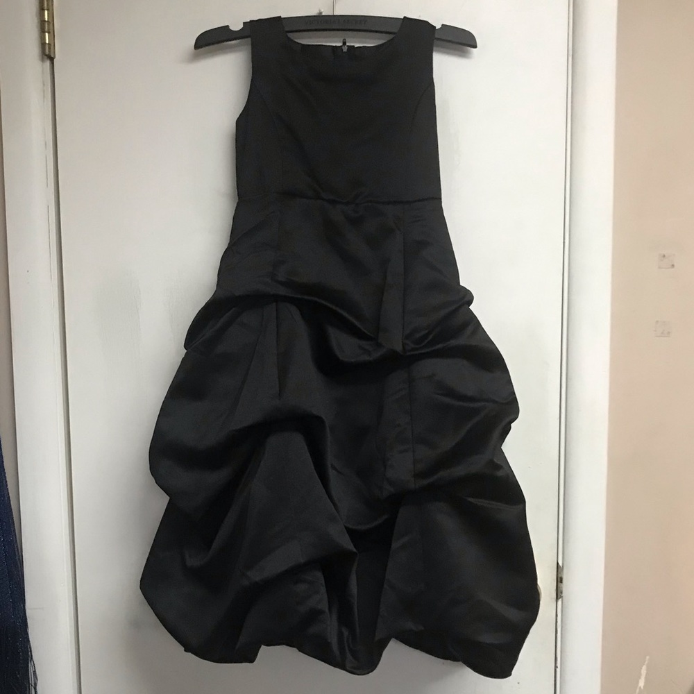 Beautiful black gown size 6T